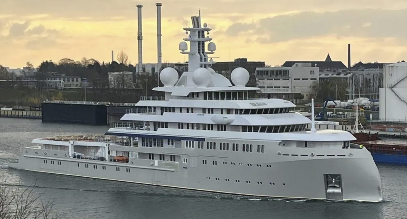 m-y-shackleton-109m-explore-yacht-by-lurssen-yachts 2025-08-11 at 18.19.31