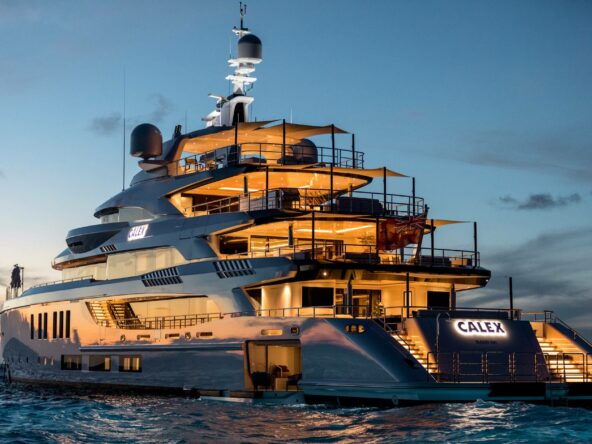 sultan of oman yacht