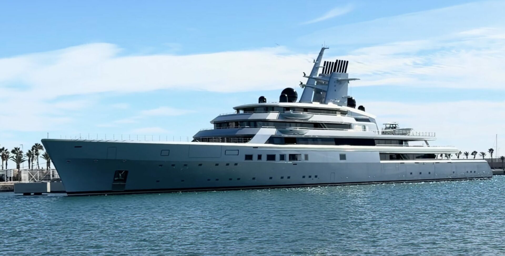 dragonfly-ex-project-alibaba-142m-mega-yacht-by-lurssen 2025-11-10 at 09.10.01