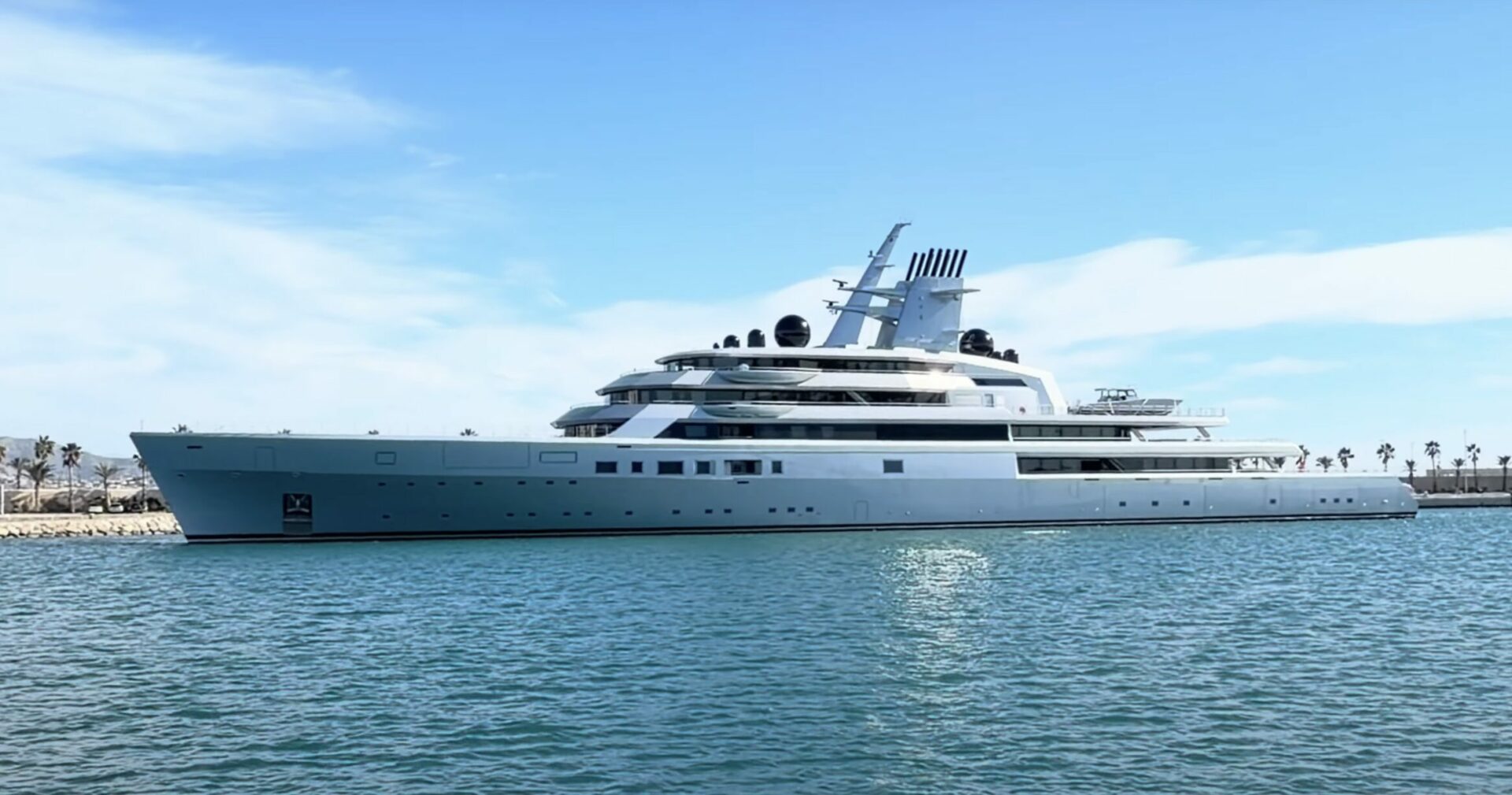 dragonfly-ex-project-alibaba-142m-mega-yacht-by-lurssen 2025-11-10 at 09.10.15