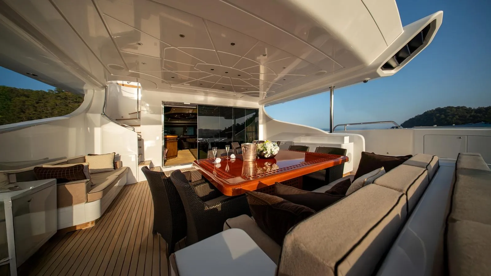 1757427822272_SeaPearlMangusta16500025_processed